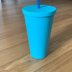 Grande Starbucks cup
